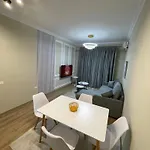 Luxe * Τίρανα